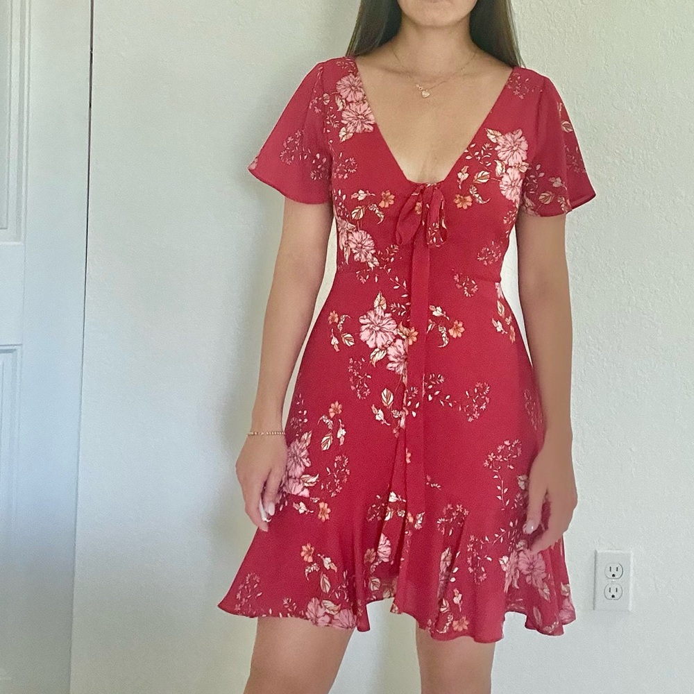 Lulus Red floral tie front Mini dress